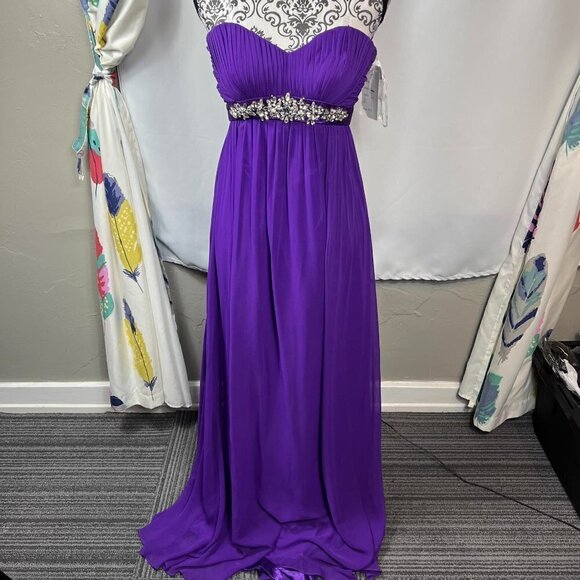 Xcite Extreme strapless fit n flare empire waist rhinestone evening dress. Sz 6 - Picture 1 of 11